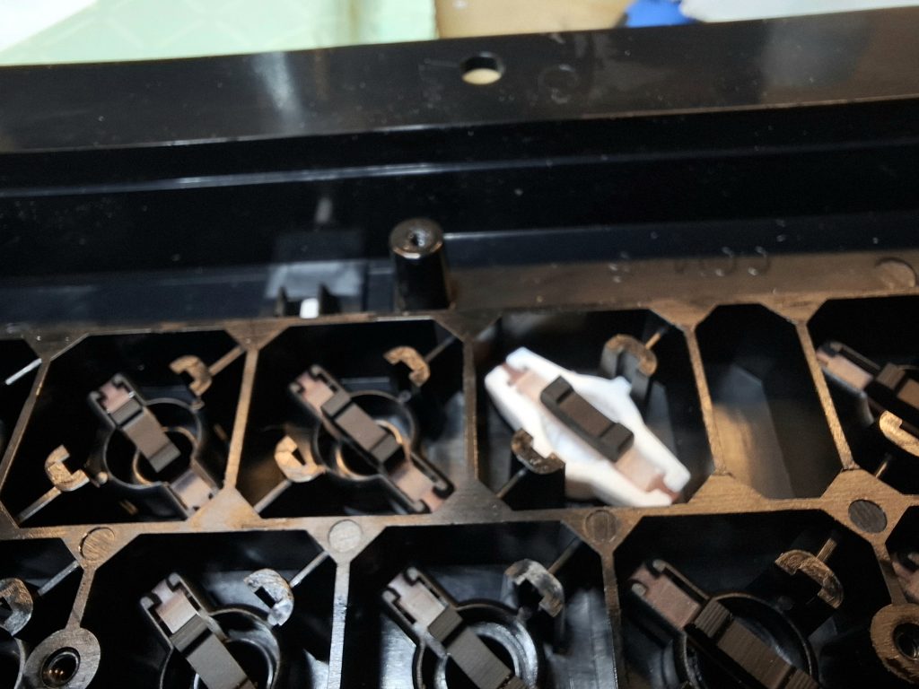 CBM 8296 keyboard - 3D printed keycap plunge 